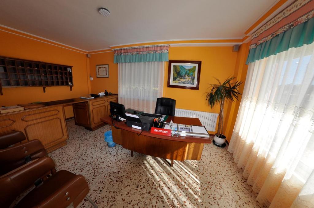 Hotel Galicia Понтеведра Екстериор снимка